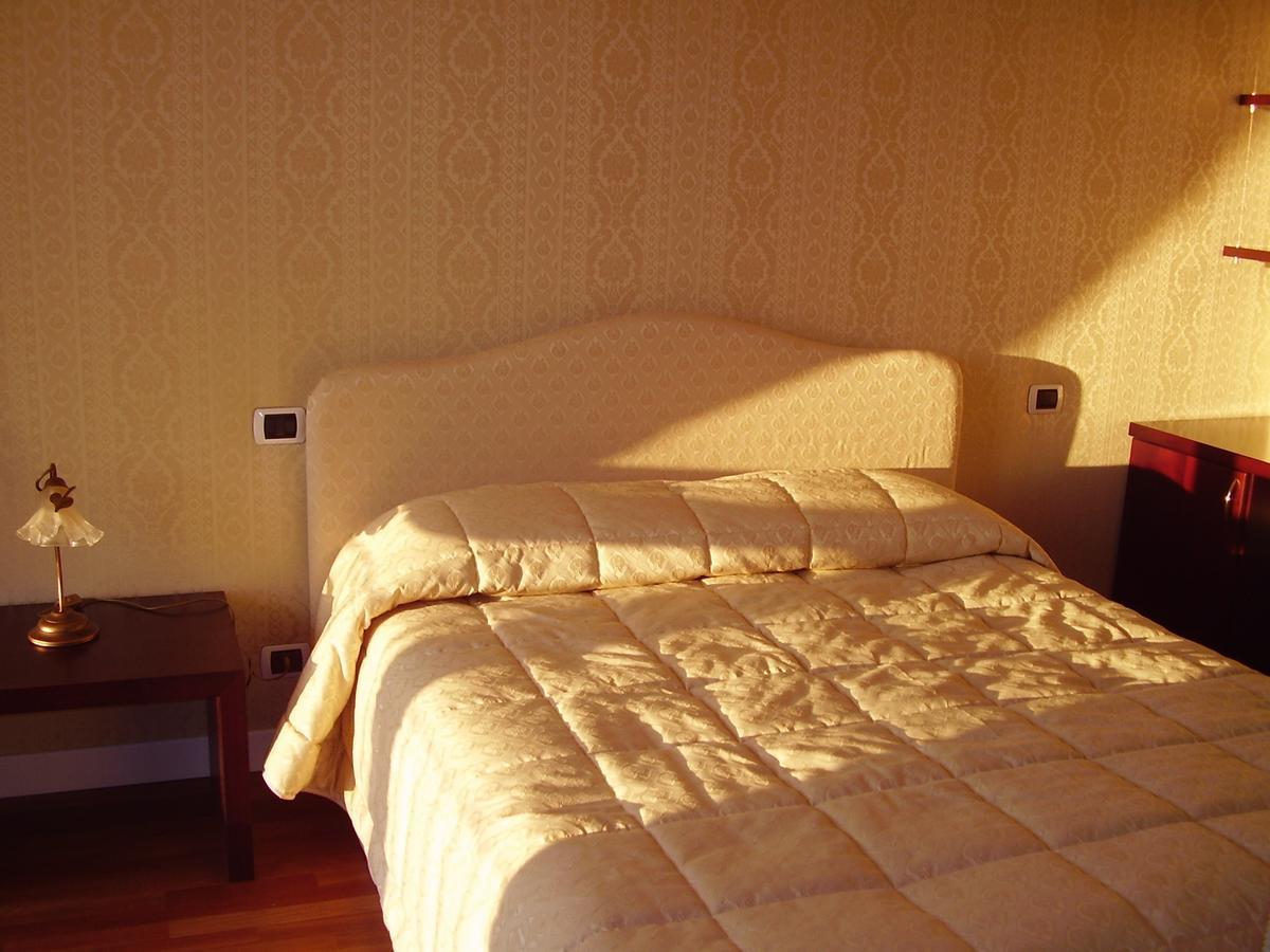 B&B Villa Le Robinie Altavilla Vicentina Exterior photo